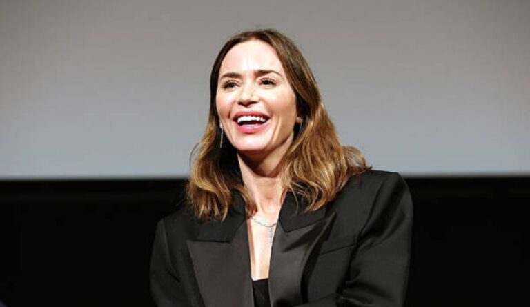 emily blunt plastic surgery