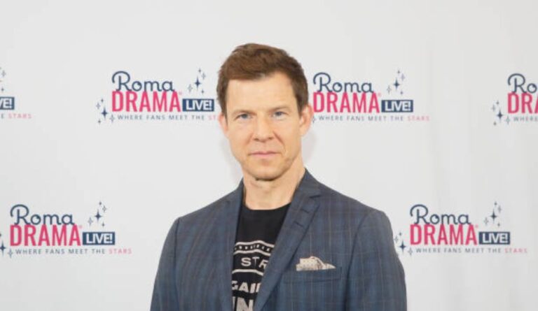 Eric Mabius